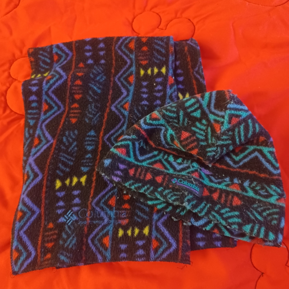 Columbia 80s Aztec Print Hat/Scarf